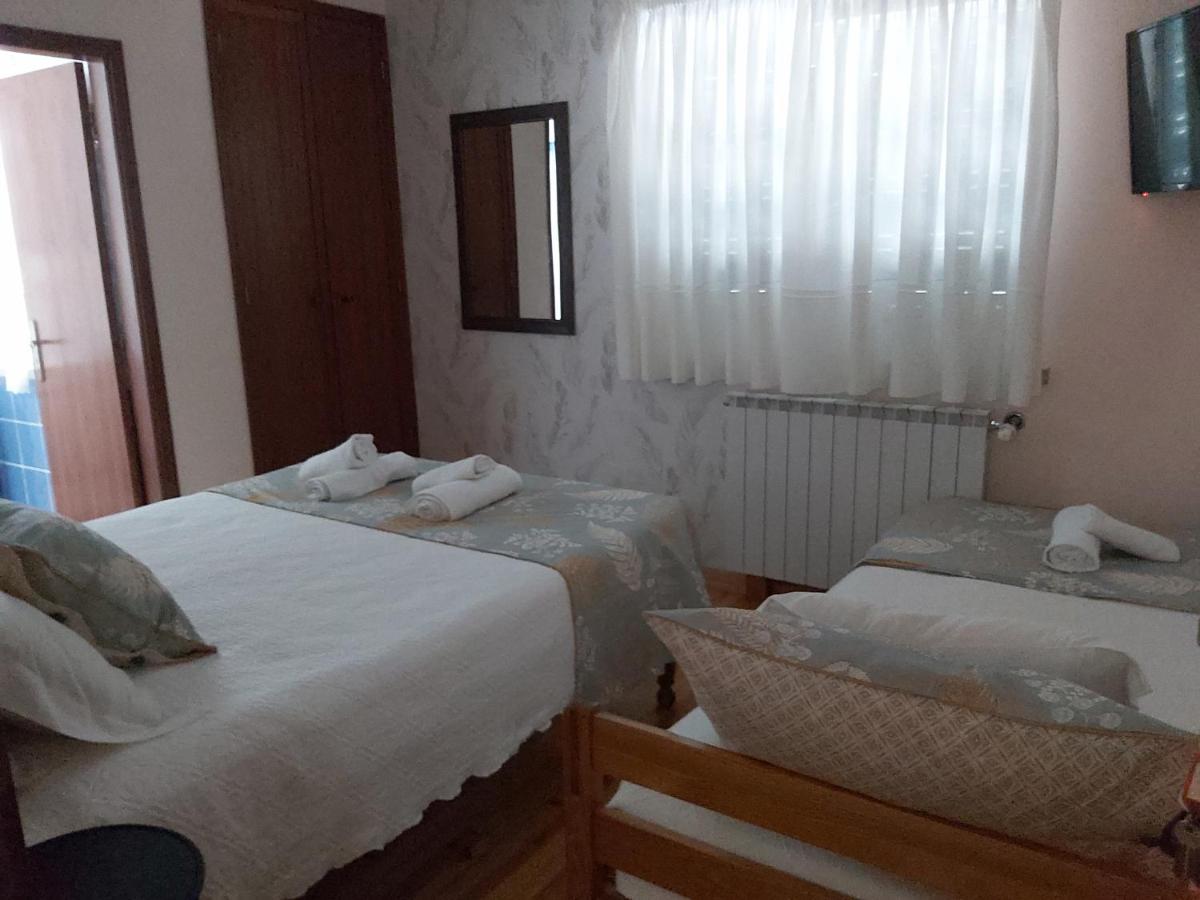 Encosta Da Serra Sabugueiro  Bilik gambar