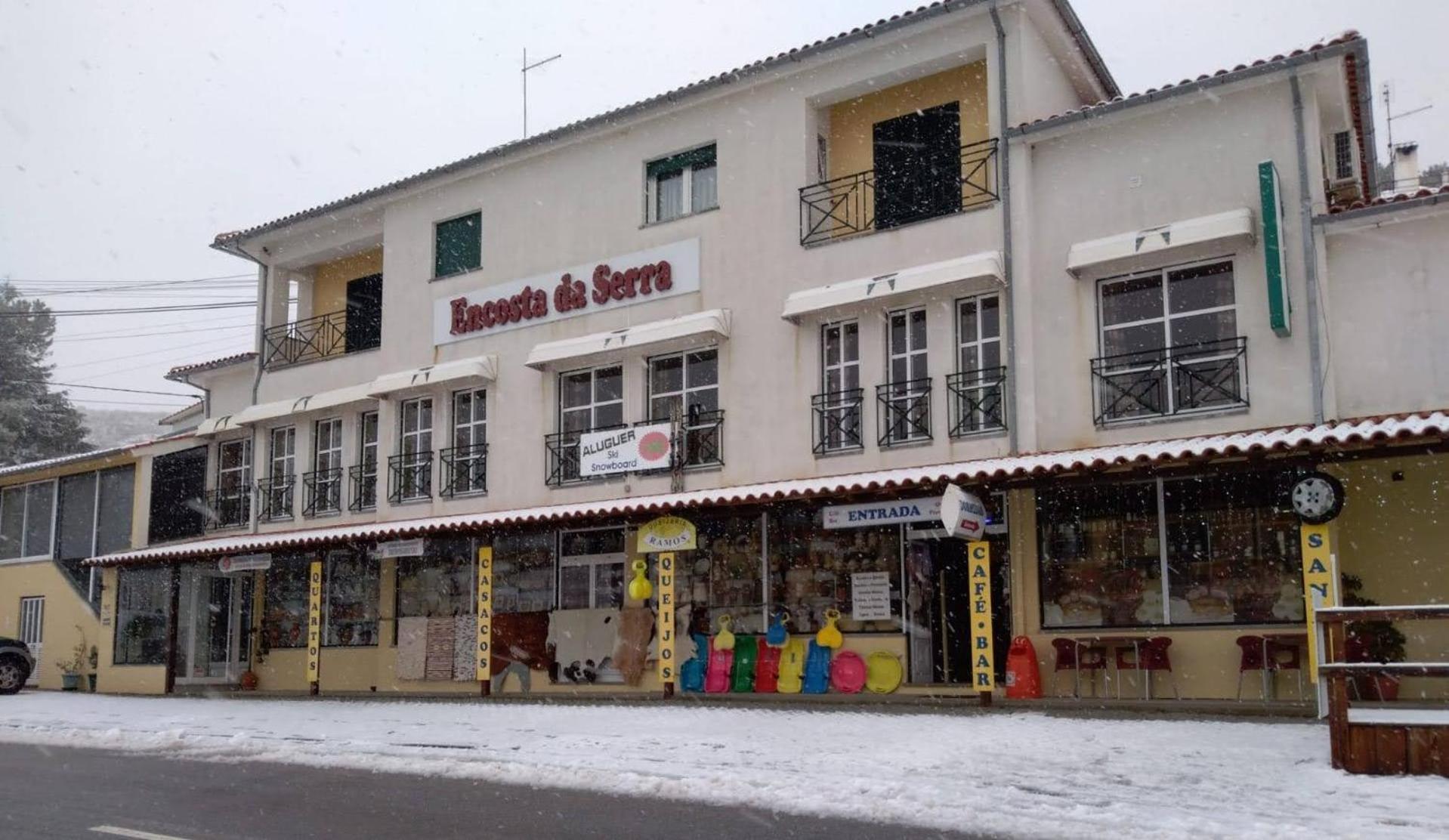 Encosta Da Serra Sabugueiro  Luaran gambar